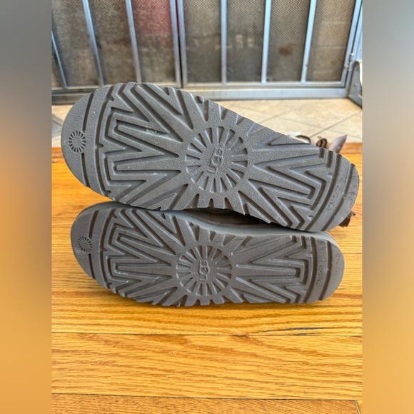 Pre-Owned Size 8 Ugg Customizable Bailey Bow Short Boot - Picture 12 of 12